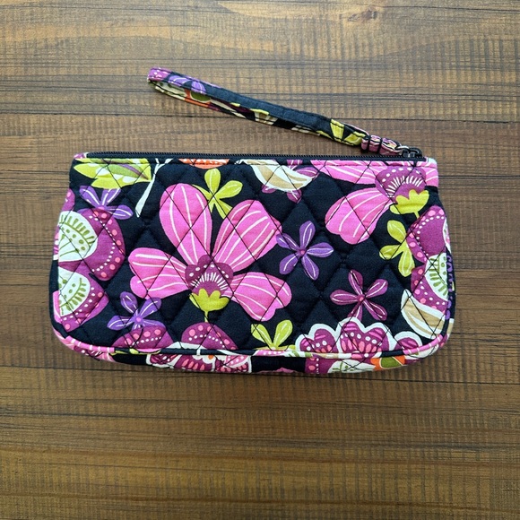 Vera Bradley wristlet - Picture 2 of 6